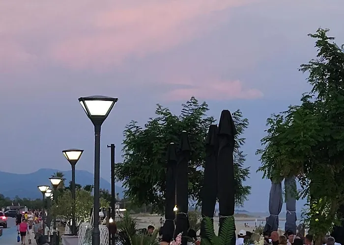 ε5centralapartmentnearthesea דירה